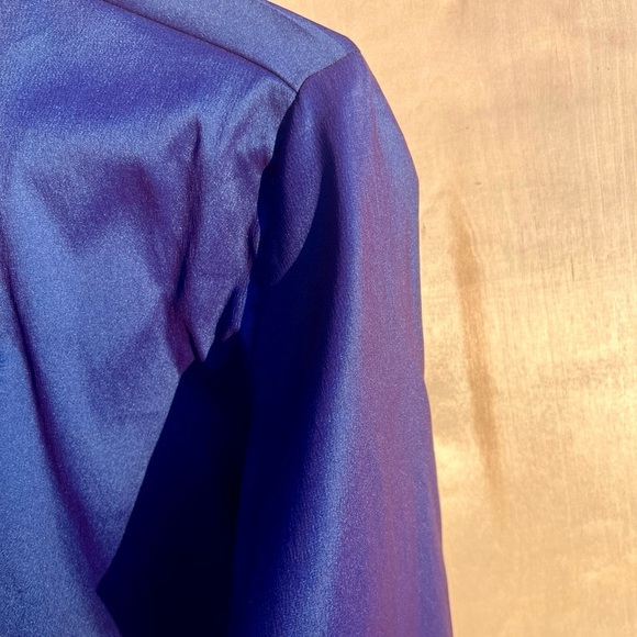 true vintage at last stretchy button up top in duochrome blue/purple medium - Picture 6 of 6